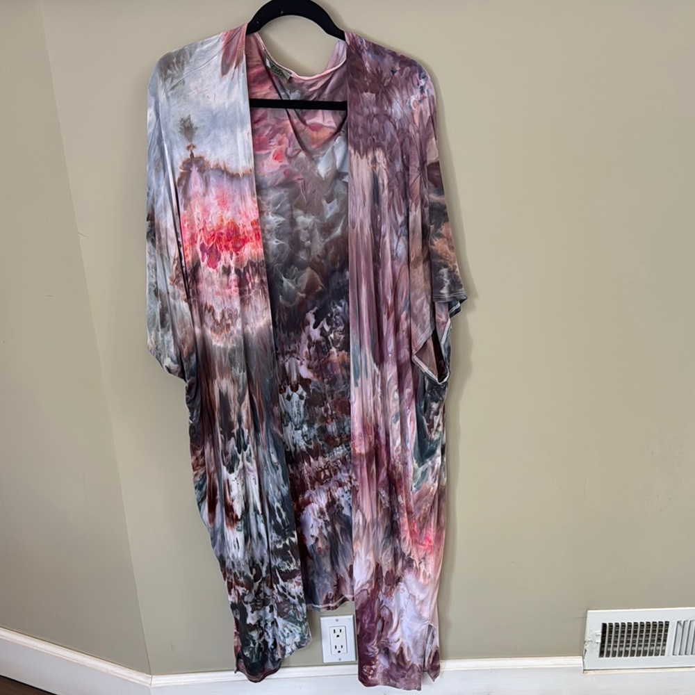 Elegant Multicolor Tiedye Kimono